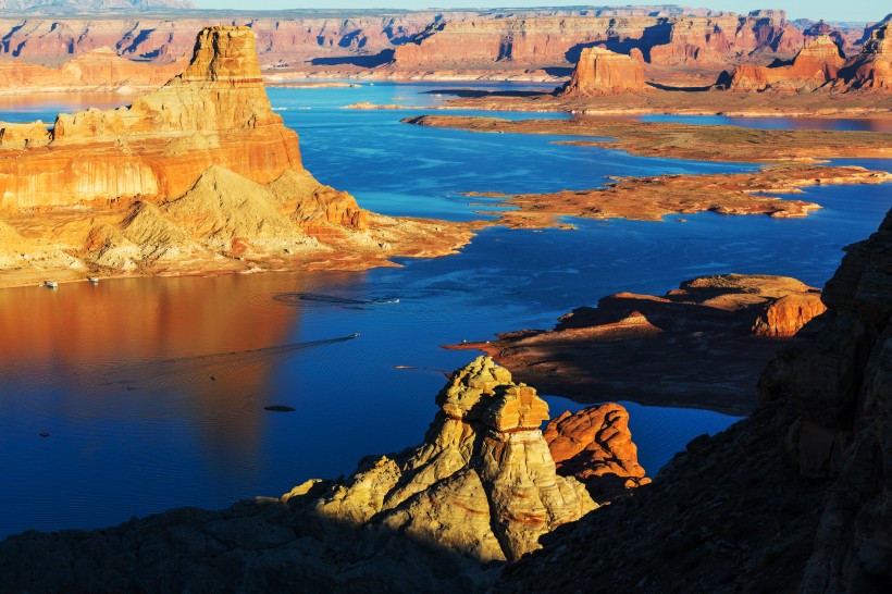点击大图看下一张：荒漠峡谷风景图片