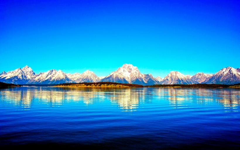 点击大图看下一张：湖光山色风景图片