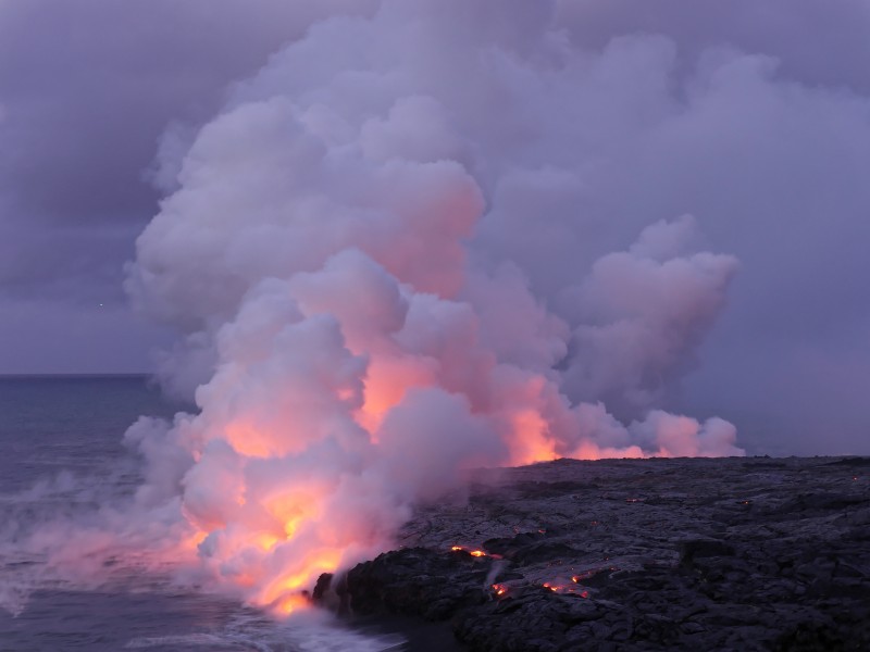 点击大图看下一张：火山爆发图片