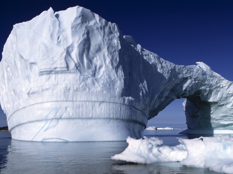点击大图看下一张：极地冰山图片