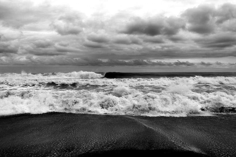 点击大图看下一张：惊涛的海浪图片