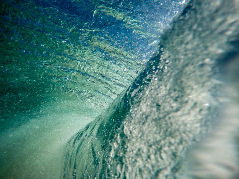 点击大图看下一张：惊涛的海浪图片
