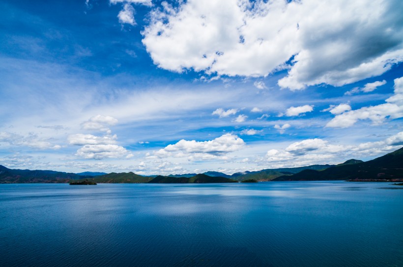 点击大图看下一张：泸沽湖之里格半岛风景图片