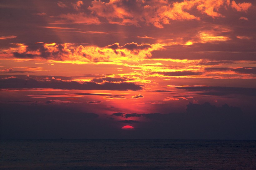 点击大图看下一张：美如画的朝阳与夕阳图片