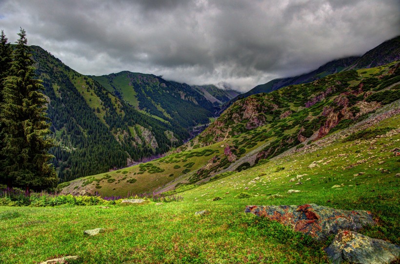 点击大图看下一张：新疆米尔其克草原风光图片