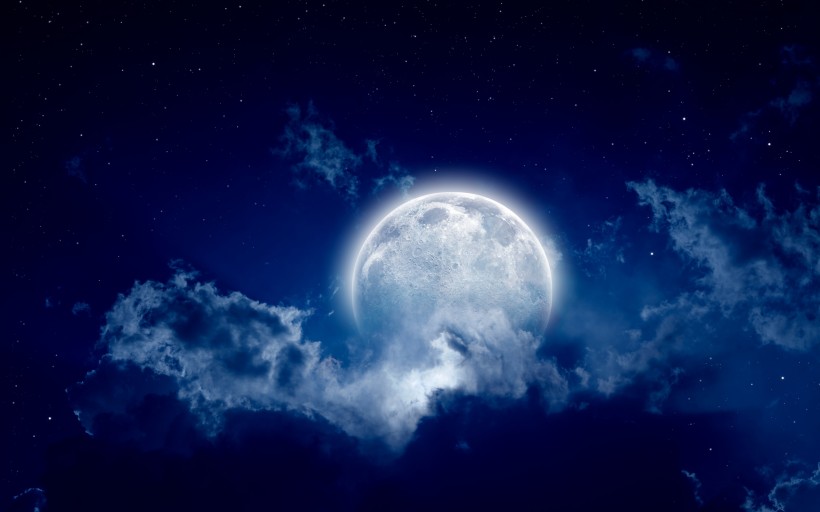 点击大图看下一张：星空中的月亮和宇宙中的月球图片