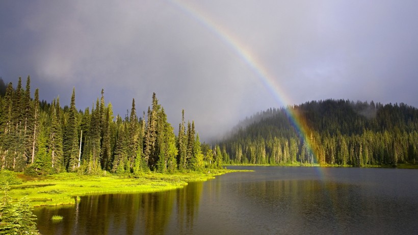点击大图看下一张：唯美彩虹图片