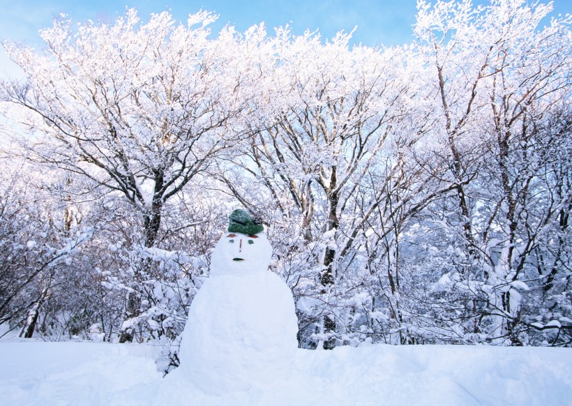 点击大图看下一张：人和美丽雪景图片