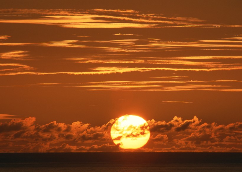 点击大图看下一张：日落夕阳图片