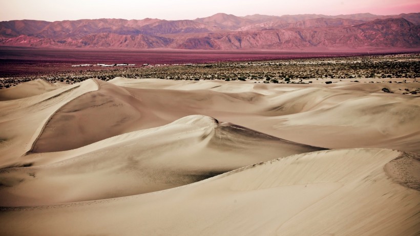 点击大图看下一张：沙漠风景图片
