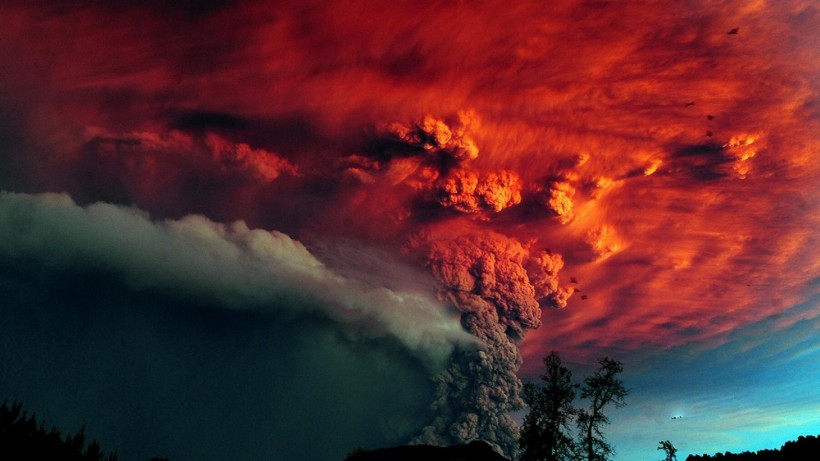 点击大图看下一张：火山风景图片