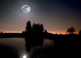 唯美的月亮图片_11张