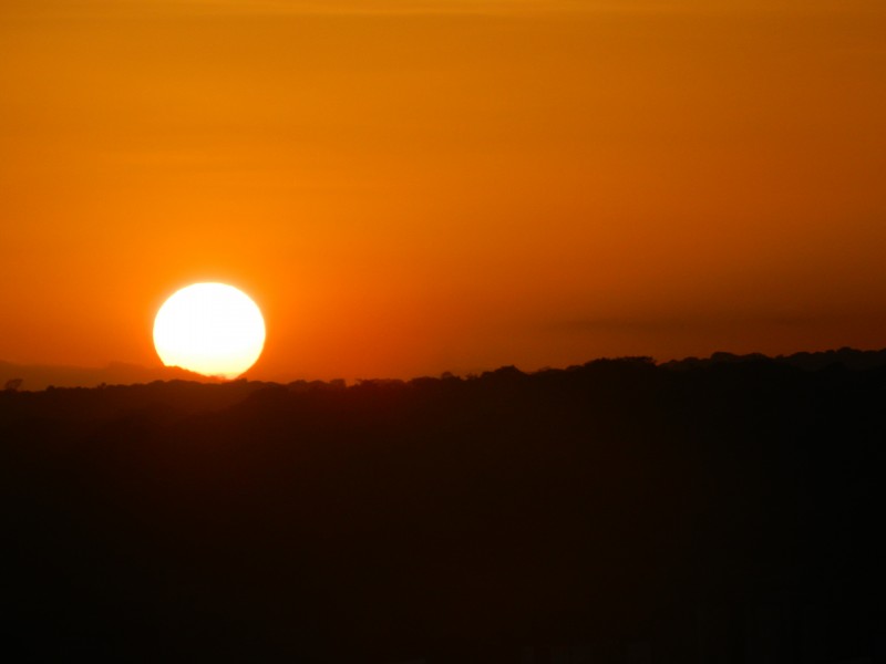 点击大图看下一张：景色秀美的夕阳图片