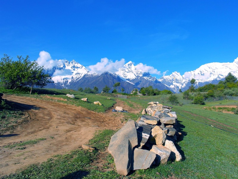 点击大图看下一张：西藏吉隆沟风景图片
