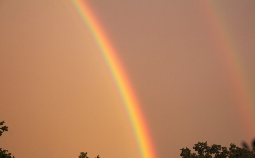 点击大图看下一张：绚丽的彩虹图片