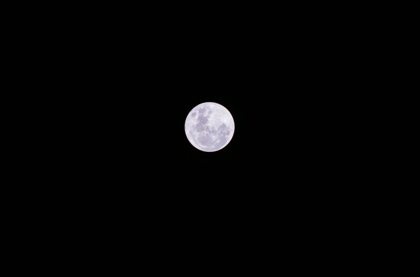 点击大图看下一张：圆圆的月亮图片