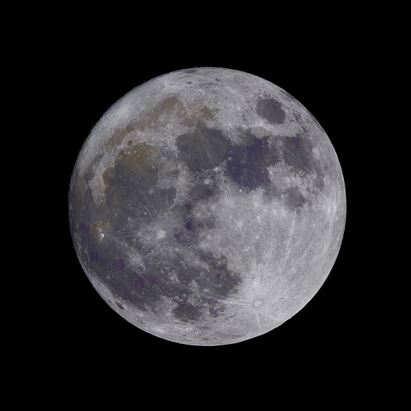点击大图看下一张：皎洁的月亮图片