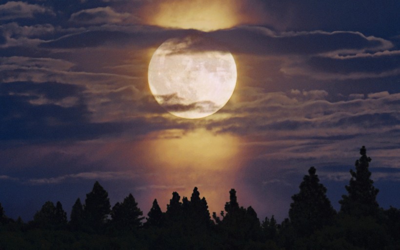 点击大图看下一张：月亮风景图片