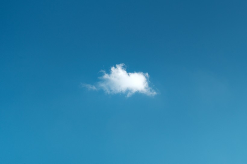 点击大图看下一张：洁白的云朵图片