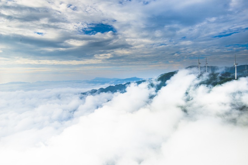点击大图看下一张：云海风景图片