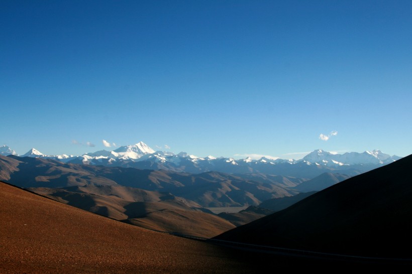 点击大图看下一张：世界最高峰的珠穆朗玛峰图片