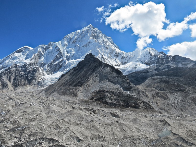 点击大图看下一张：世界最高峰的珠穆朗玛峰图片
