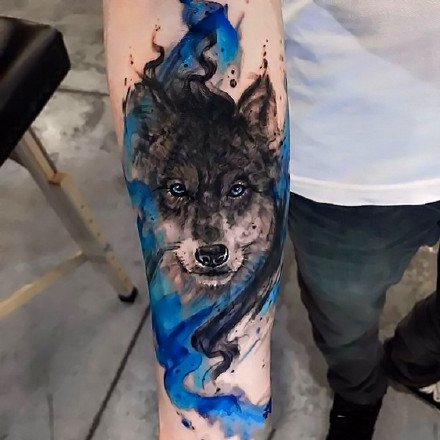 点击大图看下一张：一组和狼头相关的狼纹身图片9张