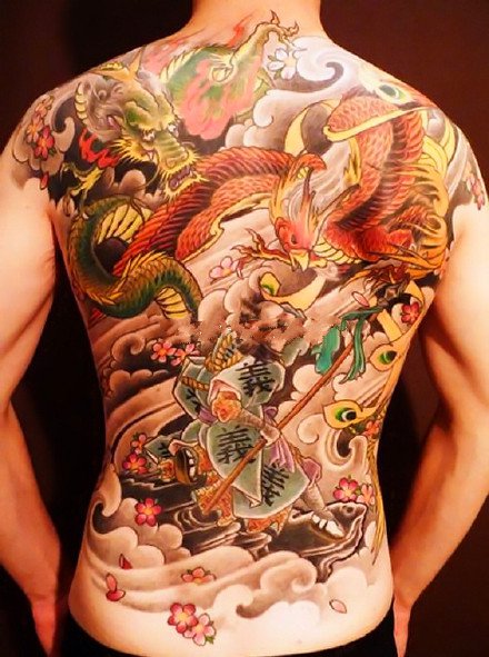 点击大图看下一张：传统风格的一组男性大满背纹身作品赏析
