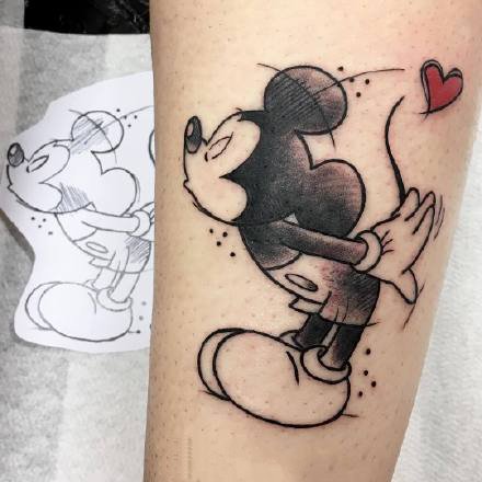点击大图看下一张：可爱的9张卡通米老鼠纹身图片