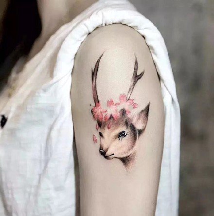 点击大图看下一张：鹿头文身：一组漂亮的小鹿头纹身作品9张