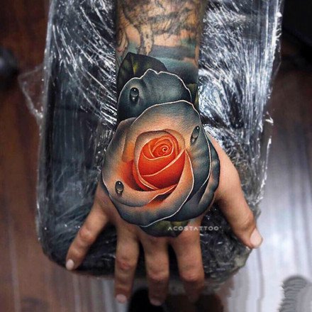 点击大图看下一张：艳丽的一组3d玫瑰花朵创意纹身图案