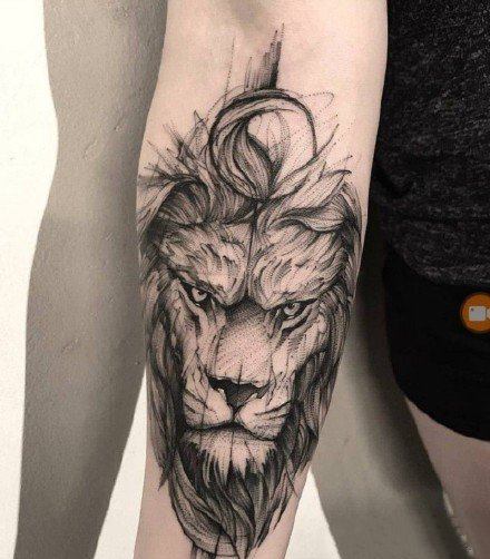 点击大图看下一张：一组霸气的写实黑灰狮子纹身图片