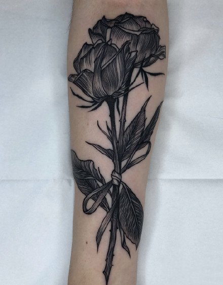 点击大图看下一张：来自芝加哥纹身师的黑色植物纹身欣赏