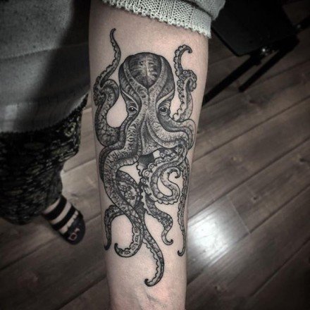 点击大图看下一张：9张个性的章鱼纹身图案作品