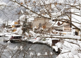 奥地利小镇Hallstatt的冬日景色