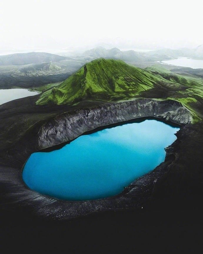 点击大图看下一张：Iceland 冰岛，就像好大一块抹茶蛋糕