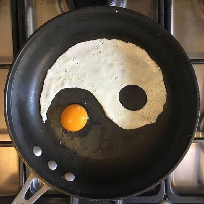 点击大图看下一张：艺术家把他的早餐鸡蛋变成了艺术品