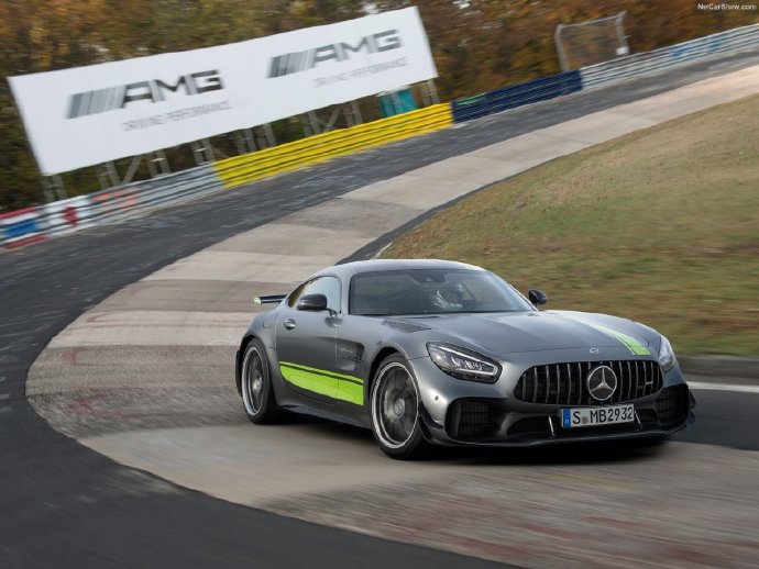 点击大图看下一张：Mercedes-Benz AMG GT R PRO 图片欣赏
