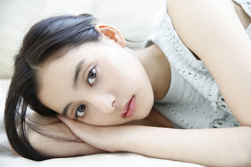 点击大图看下一张：日本女星新木优子唯美养眼写真图片