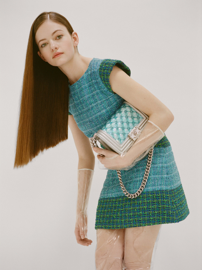 点击大图看下一张：麦肯基·弗依时尚内页大片写真图片