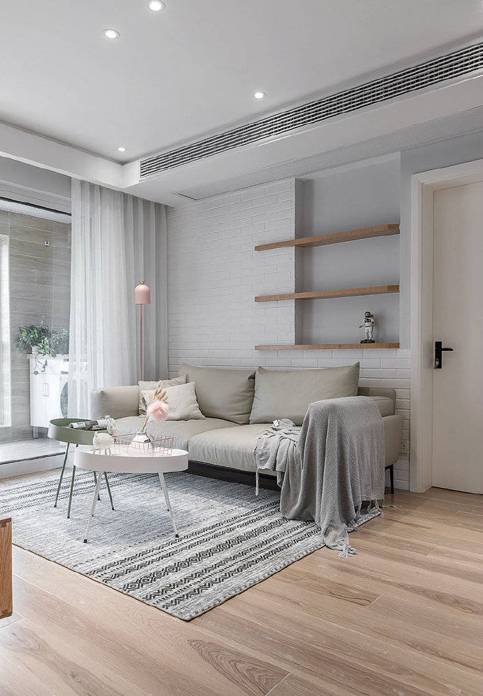 点击大图看下一张：三居室搭配原木色家具的北欧风格装修效果图