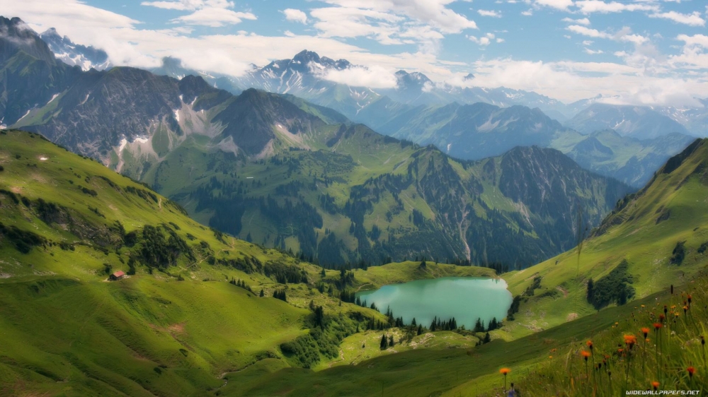 点击大图看下一张：一组高大威武的阿尔卑斯山脉风景图片欣赏