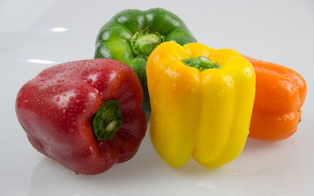 点击大图看下一张：有红的 绿的 黄的甜椒图片欣赏