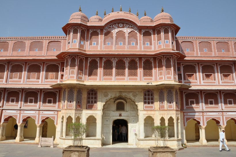 点击大图看下一张：印度城市宫殿图片