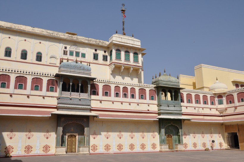 点击大图看下一张：印度城市宫殿图片