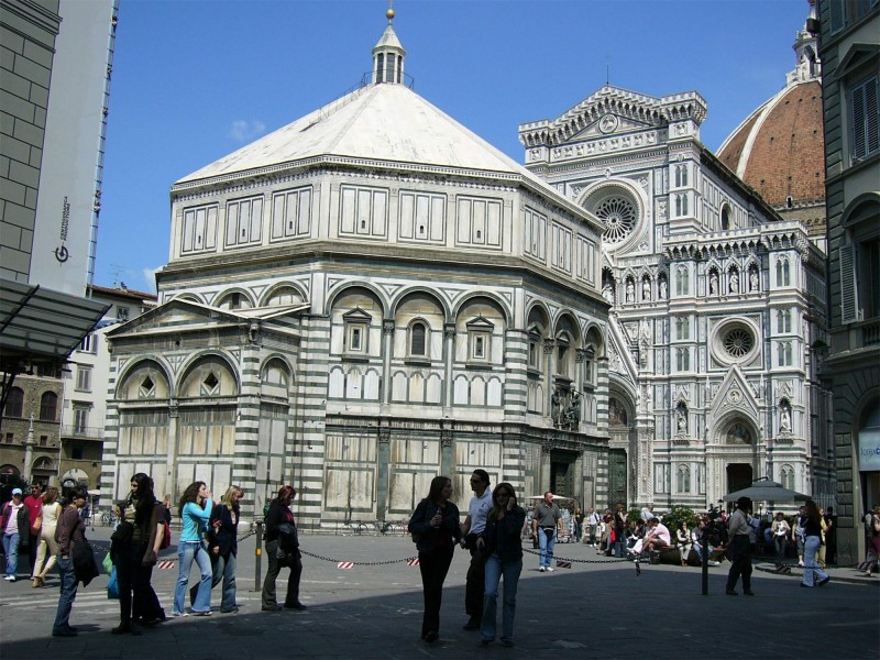 点击大图看下一张：壮观的佛罗伦萨圣母百花大教堂图片