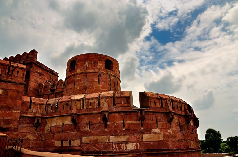 点击大图看下一张：印度阿格拉红堡风景图片