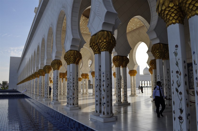 点击大图看下一张：阿布扎比谢赫扎耶德清真寺图片