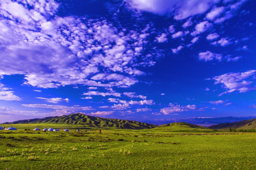 点击大图看下一张：新疆阿尔夏提风景图片