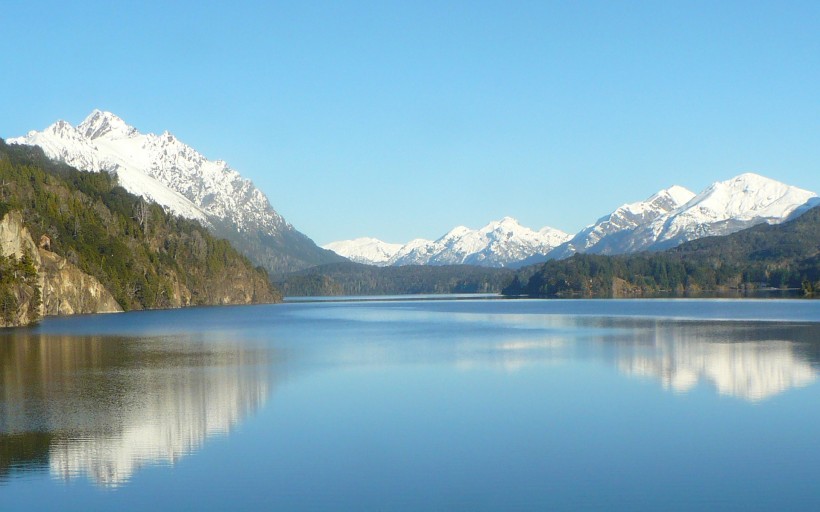 点击大图看下一张：阿根廷湖风景图片